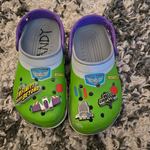 🚀 EUC Crocs Disney/Pixar Buzz Lightyear Clogs - Kids Size 3 (J3) - Picture 1 of 4